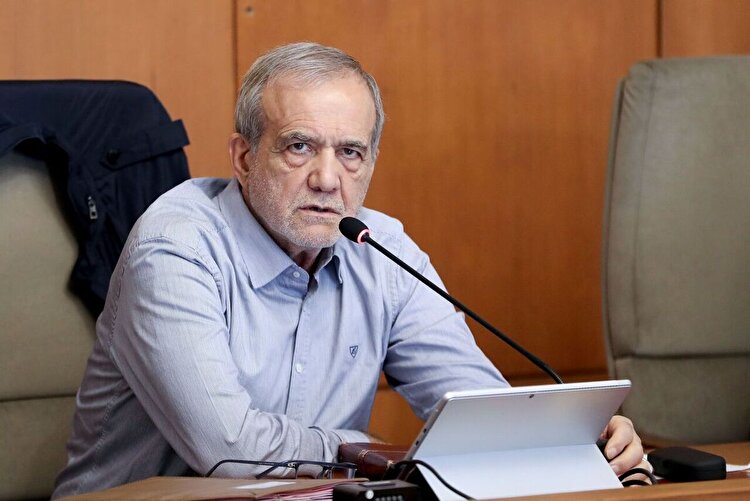 پزشکیان: اگر مصرف تولیدات داخلی بهینه نشود، خودروسازان اجازه ادامه تولید نخواهند داشت