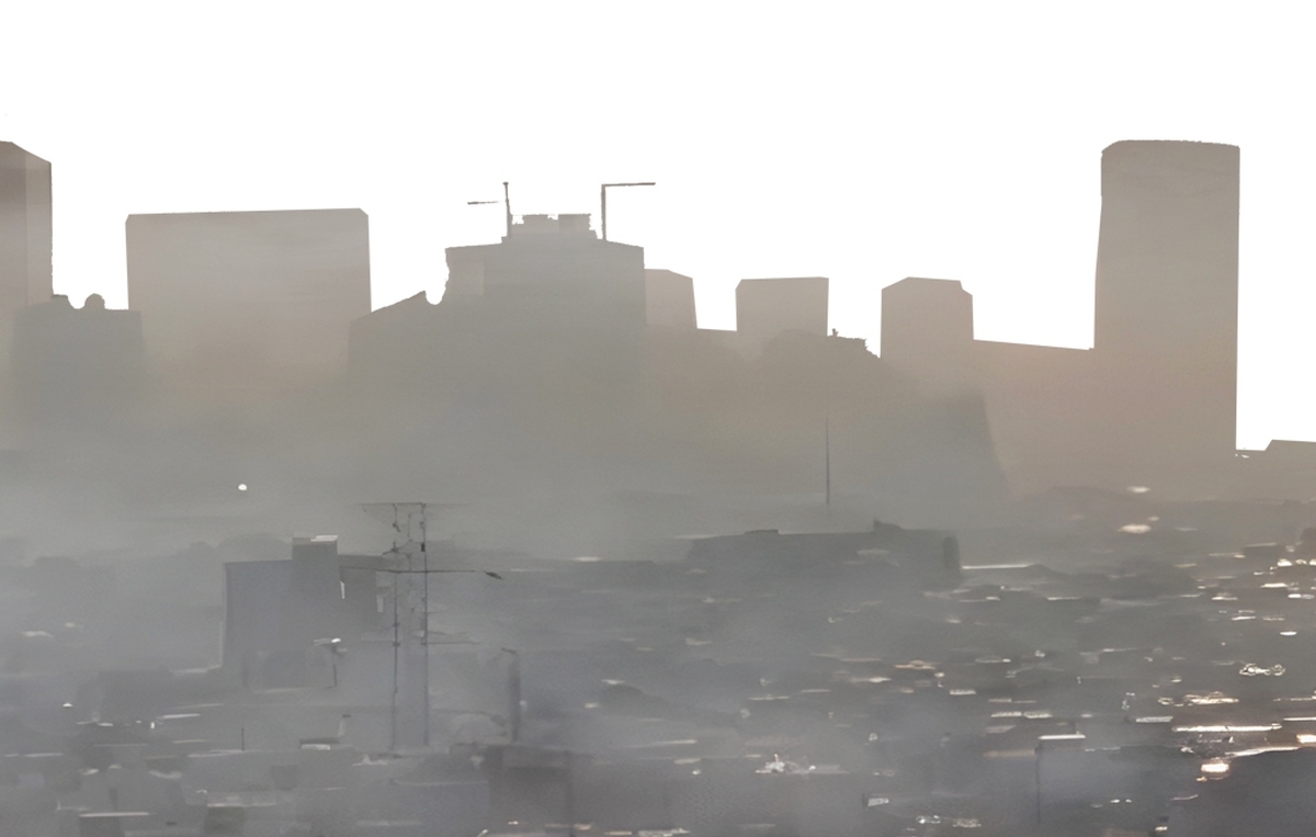 چشمانم به آسمان خیره است، سستی ابرها، دلم را به درد می آورد. پاییز بدون باران را نمی‌فهمم. بارش باران درست مثل زرد‌و‌نارنجی‌شدن برگ درختان و سرد‌شدن هوا، معنای پاییز است؛ پس پاییز بدون باران بی‌معنی است.