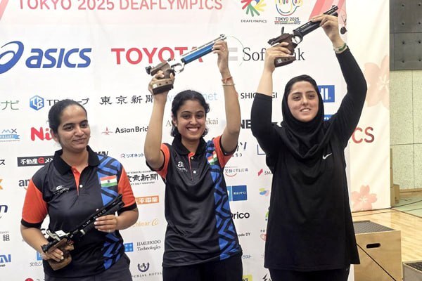 مهلا سمیعی اولین دختر مدال آور ایران شد | کسب چهارمین مدال ایران توسط یک تیرانداز مهلا سمیعی اولین دختر مدال آور ایران شد | کسب چهارمین مدال ایران توسط یک تیرانداز