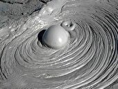 ببینید | فوران آتشفشان گل