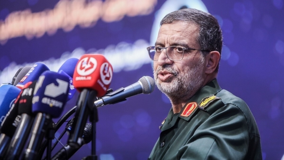 سردار نائینی، سخنگوی سپاه با اشاره به شکست سخت دشمن در جنگ ۱۲ روزه، گفت: مراکز مطالعات نظامی غرب به شکست گزینه نظامی علیه ایران اذعان دارند.