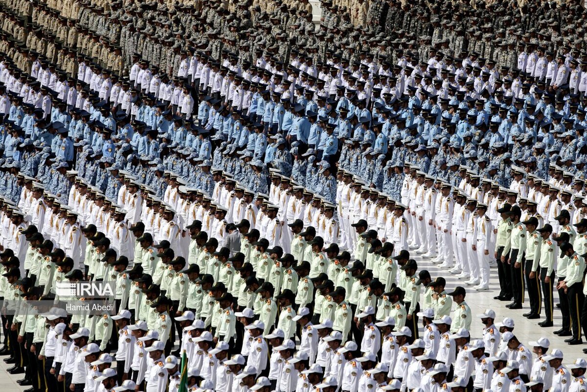 سازمان وظیفه عمومی فراجا در اطلاعیه‌ای اعلام کرد: همه مشمولان دارای برگ آماده به خدمت به تاریخ آذر ۱۴۰۴ باید در محل و مراکز درج شده در برگ معرفی‌نامه مشمولان حضور یابند.