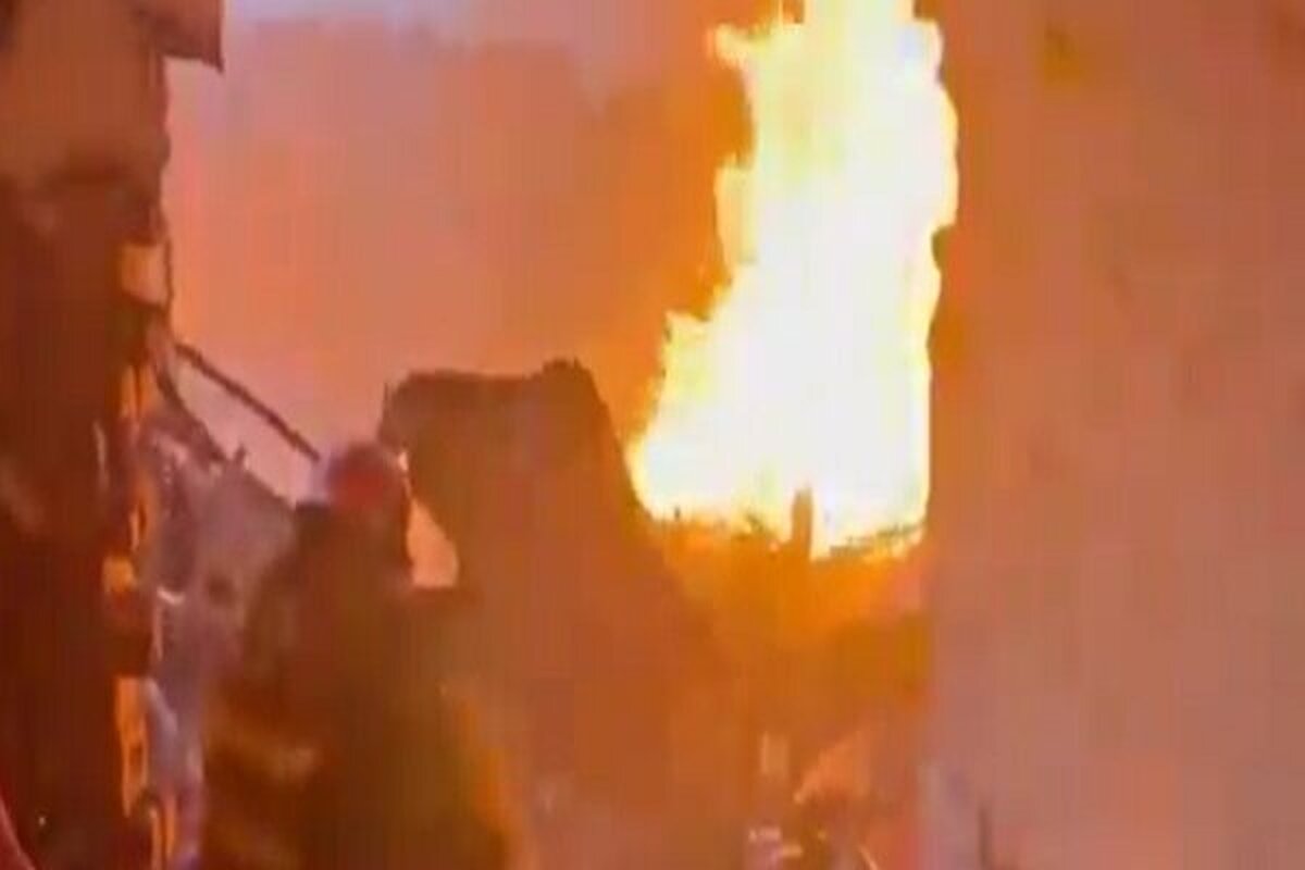 منابع خبری از انفجاری مرگبار در یک کارخانه در شهر فیصل آباد پاکستان خبر دادند که به کشته و زخمی شدن شماری منجر شد.