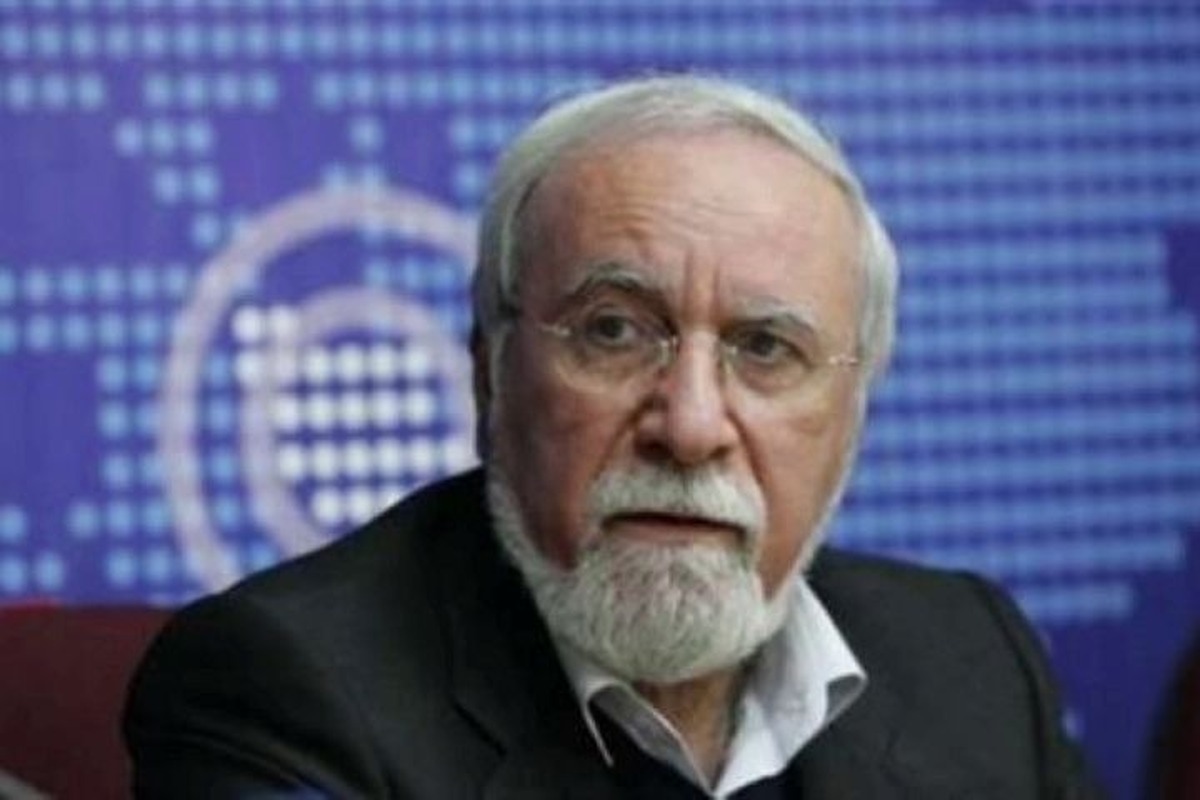 صباح زنگنه، سفیر اسبق جمهوری اسلامی ایران در سازمان همکاری اسلامی،تأکید کرد با نامه مشترک ایران، چین و روسیه درباره پایان مفاد قطعنامه ۲۲۳۱، تمام محدودیتهای شورای امنیت علیه تهران لغو میشود و جمهوری اسلامی ایران میتواند آزادانه در حوزههای اقتصادی، صنعتی و هستهای فعالیت کند.
.