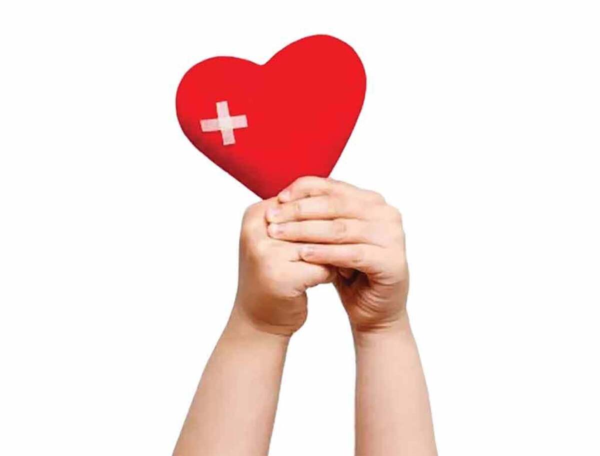 ویژه‌نامه این هفته برای آنهایی است که هر روز درسکوت، زندگی را از مرز درد به امید می‌رسانند.برای پرستارانی که دست‌های‌شان گرم و صبور و نجات‌بخش است.