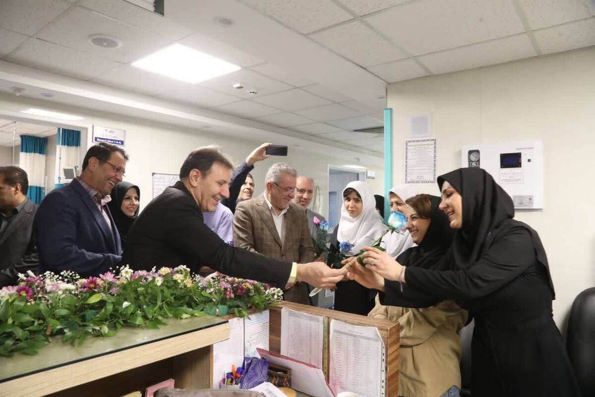 همزمان با میلاد با سعادت حضرت زینب(س) و روز پرستار،  جمعی از مسئولان استانی با حضور در بیمارستان تأمین اجتماعی قزوین از تلاشها و خدمات فداکارانه پرستاران تقدیر کردند.