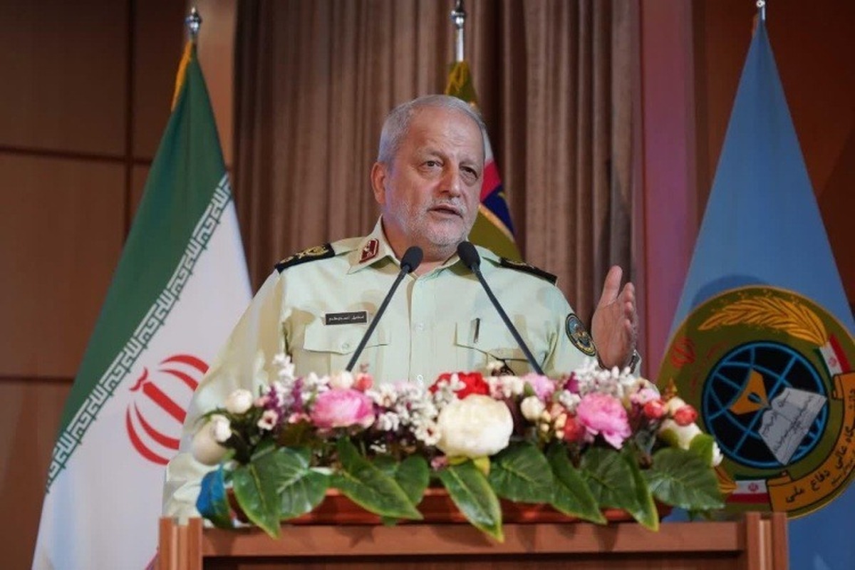 سردار احمدیمقدم، رئیس دانشگاه عالی دفاع ملی با بیان اینکه رژیم صهیونیستی بقای خود را در جنگ و ادامه بحران میبیند، گفت: صهیونیستها قابل اعتماد نیستند.