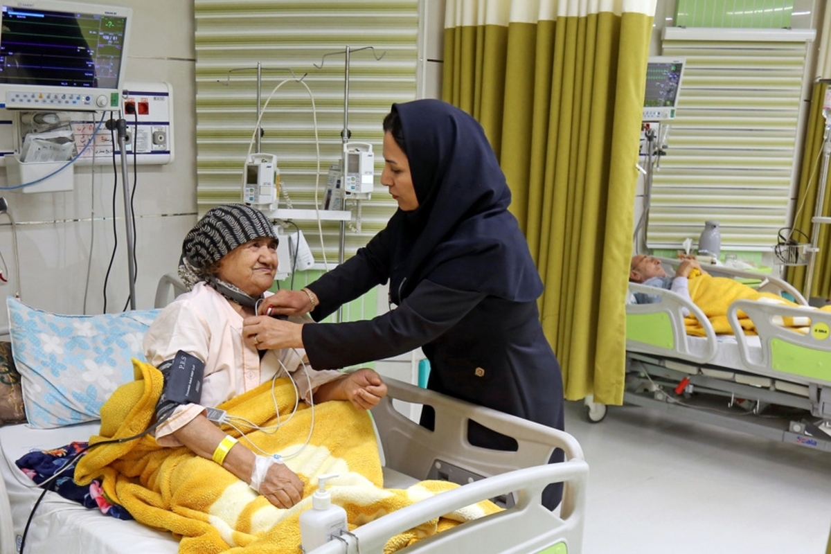 معاون پرستاری وزارت بهداشت درمان و آموزش پزشکی از تصویب هفت مصوبه حمایتی در راستای بهبود وضعیت معیشتی، رفاهی و حرفهای پرستاران کشور خبر داد.