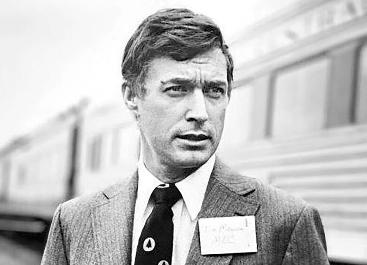 اهداکننده مرموز ۱۳۰میلیون دلاری که برای کمک به پرداخت حقوق سربازان آمریکایی در دوران تعطیلی دولت اهدا کرده بود، دیگر ناشناس نیست: تیموتی ملون میلیاردر کم‌حرف و یکی از بزرگ‌ترین تأمین‌کنندگان مالی کمپین دونالد ترامپ. رئیس‌جمهور ایالات متحده پنجشنبه شب این ابرهدیه را اعلام اما از افشای نام اهداکننده خودداری کرد و او را ‌میهن‌پرست‌ و ‌دوست بزرگ‌ خواند.