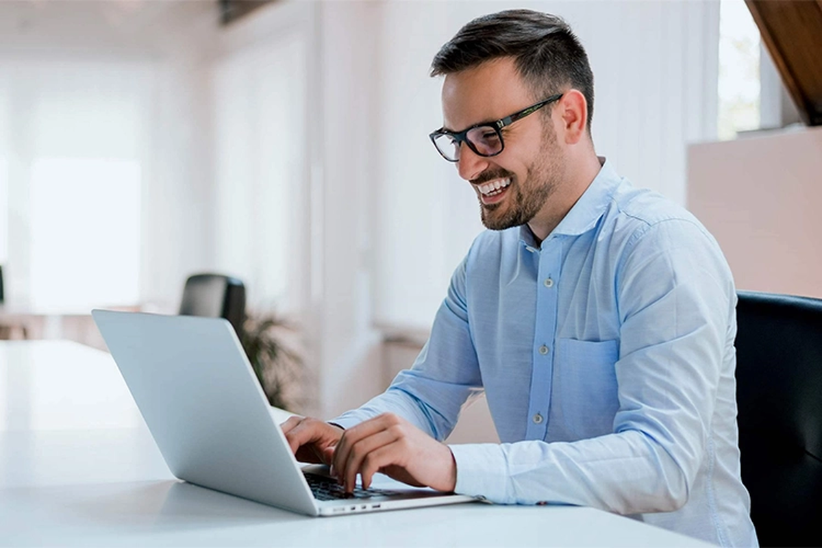 خودتان را در چنین شرایطی تصور کنید: پایان سال مالی است؛ انبارگردانی با موجودی سیستم همخوانی ندارد، سود حاصل از فروش هر کالا مشخص نیست و بدتر از همه، نمی‌دانید دقیقاً چقدر نقدینگی برای خرید بار جدید دارید.