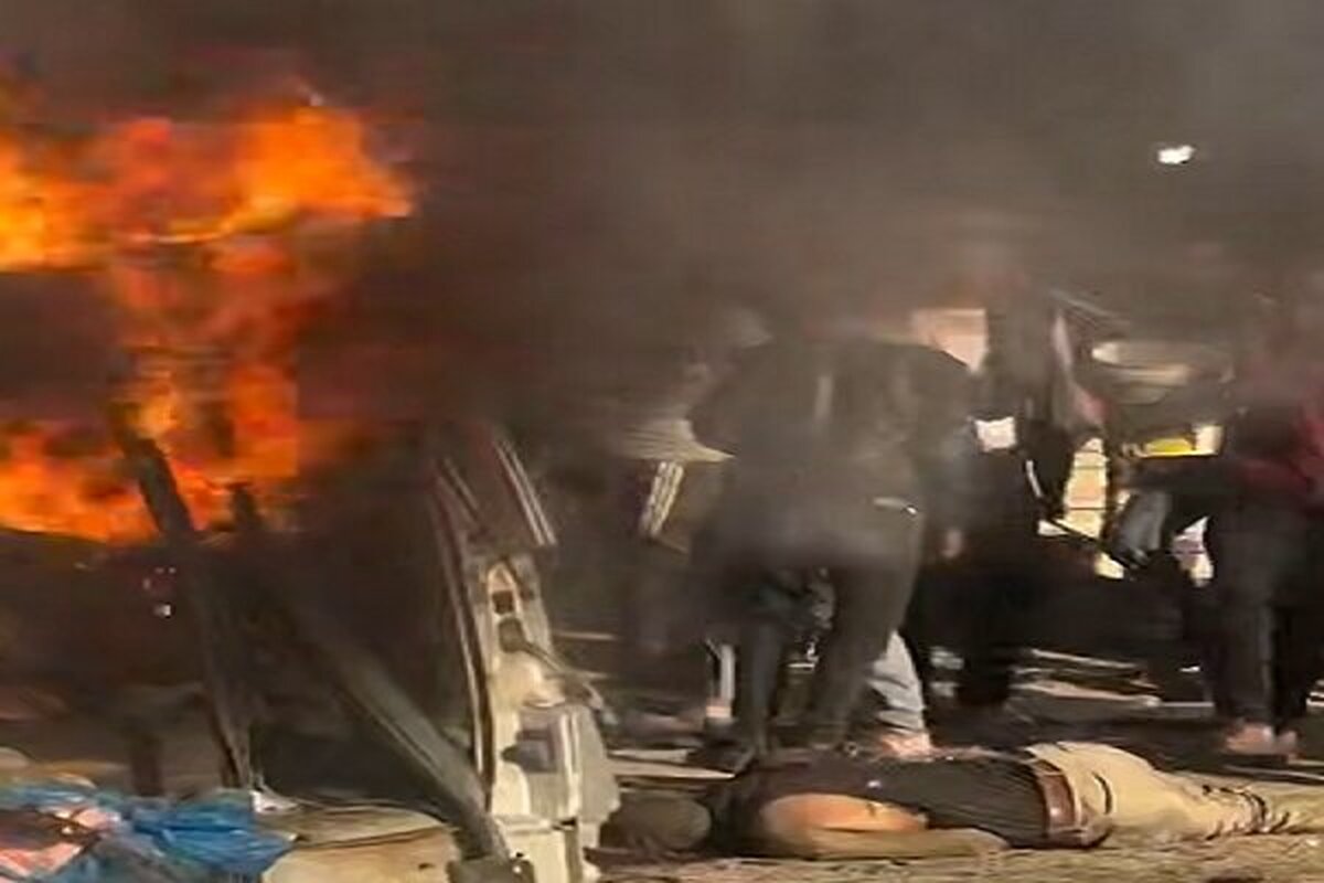 منابع خبری از حمله رژیم صهیونیستی به یک خودرو در شهر غزه خبر دادند که بر اثر آن پنج نفر به شهادت رسیده است.