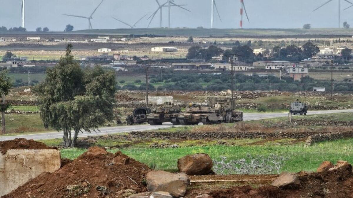 ارتش رژیم اسرائیل در ادامه سیاست اشغالگری خود در جنوب سوریه، گشتی‌های خود را وارد روستای «الزبیده» در حومه قنیطره کرده است.