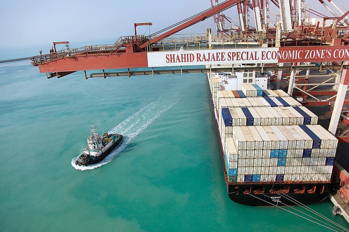 سازمان همکاری شانگهای (SCO) یکی از مهم‌ترین بلوک‌های سیاسی، امنیتی و اقتصادی جهان به‌شمار می‌رود که در سال ۲۰۰۱ با عضویت اولیه چین، روسیه، قزاقستان، قرقیزستان، تاجیکستان و ازبکستان تأسیس شد. جمهوری اسلامی ایران پس از نزدیک به دو دهه عضویت به‌عنوان عضو ناظر، در سال ۱۴۰۲ (۲۰۲۳) به‌طور رسمی به عضویت کامل و دائم این سازمان درآمد.