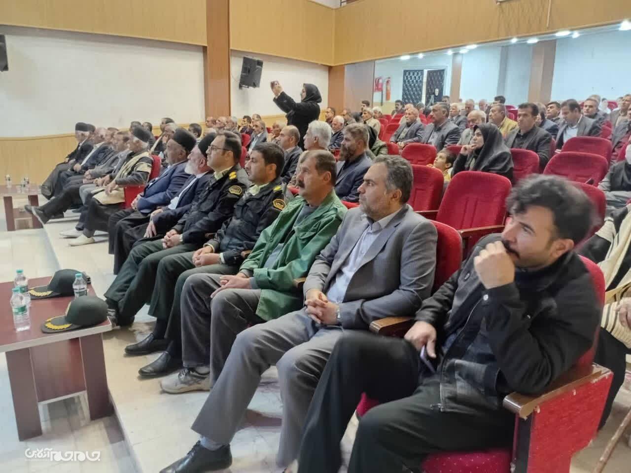 همایش روز جهانی خاک در فارسان: خاک سالم، بنیان شهرهای پایدار