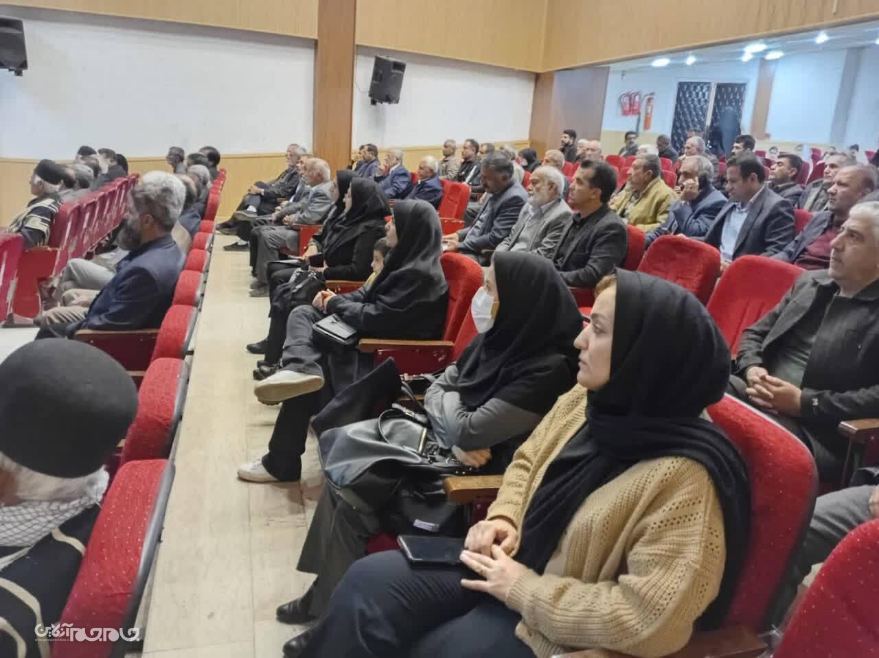 همایش روز جهانی خاک در فارسان: خاک سالم، بنیان شهرهای پایدار