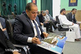 گزارش تصویری | برگزاری نمایشگاه عکس «ایستادگی برای ایران؛ جنگ با آخرین گلوله به پایان نمی‌رسد»