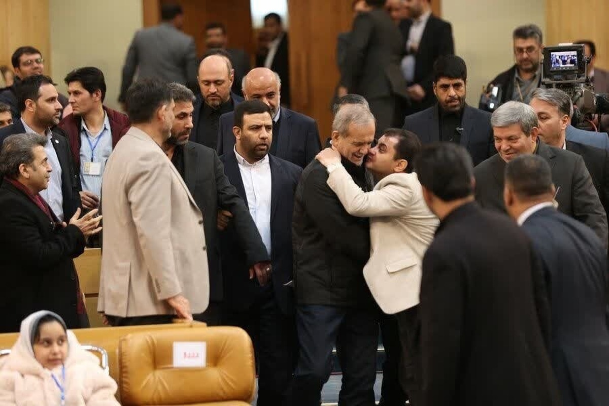 از دختری که با بینی‌اش می‌نویسد تا یک معلول کارآفرین.