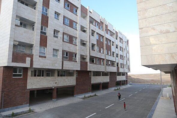 مردم آبیک، آوج صاحب زمین شدند