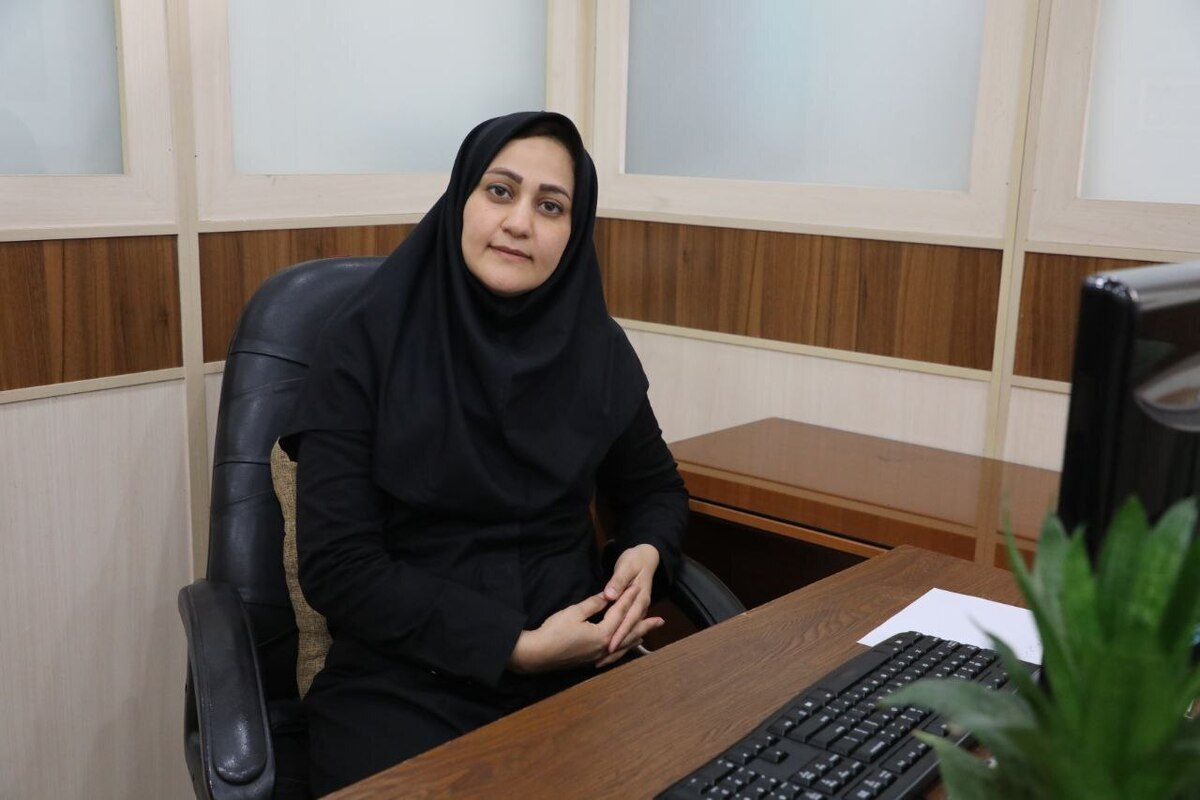 مریم ابوالخیریان، مهندس صدا و تصویر رادیو، با بیش از ۲۱ سال سابقه در معاونت صدا، از چالش‌ها و شیرینی‌های کار در استودیوهای تولید و پخش می‌گوید.