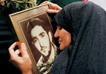 مادر کلمه‌ای کامل به روشنایی فرزند