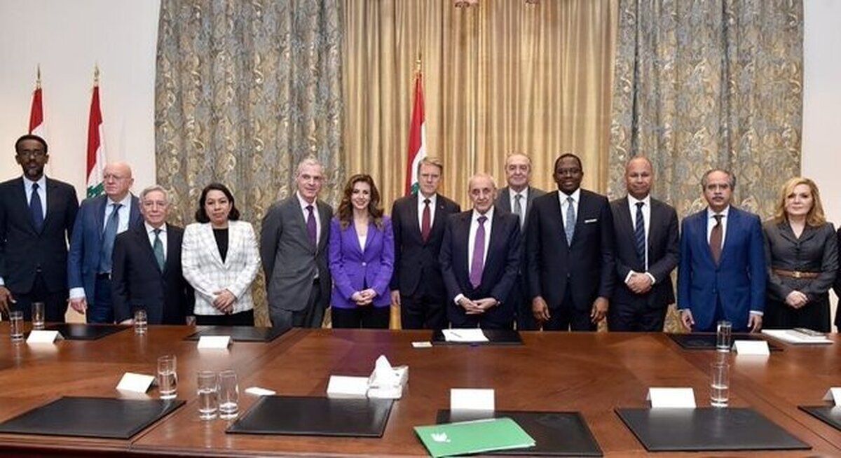 رئیس پارلمان لبنان در دیدار با یک هیئت بین‌المللی تاکید کرد که مذاکره با رژیم صهیونیستی زیر آتش غیر قابل قبول است.