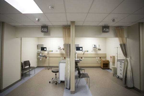 هوای بیمارستان عامل ابتلا به بیماری در افراد سالم است؟ هوای بیمارستان عامل ابتلا به بیماری در افراد سالم است؟