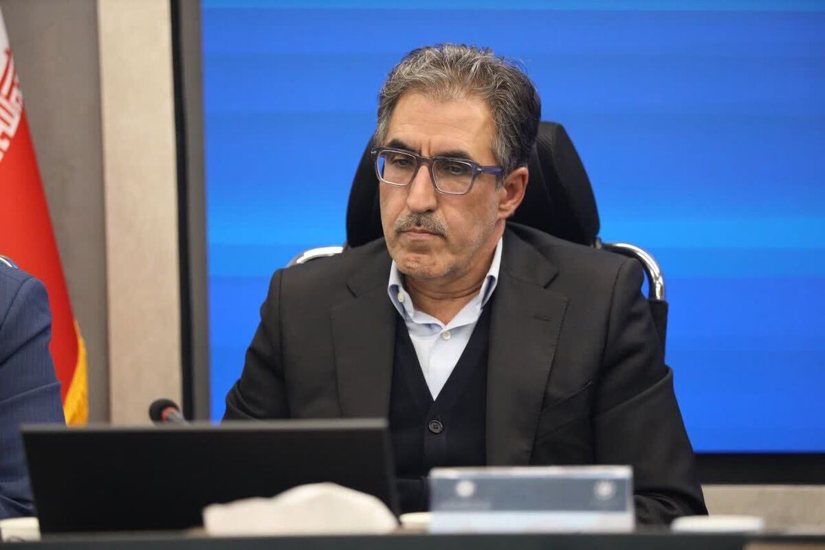 رئیس کمیسیون صنایع و معادن مجلس شورای اسلامی گفت که اصلاح سیاست‌های بانک مرکزی برای رفع مشکلات صنایع، تأمین سرمایه در گردش و تقویت انگیزه صادرات ضروری است و مجلس با ابزار‌های نظارتی خود در این مسیر پیگیری می‌کند.