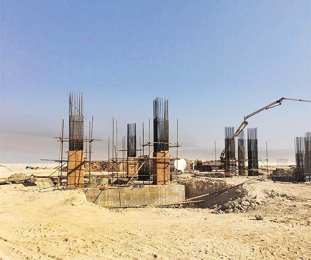 نرخ تورم سالانه منتهی به پایان آبان امسال، دوباره وارد کانال ۴۰درصد شد و تورم نقطه‌به‌نقطه به مرز ۵۰درصد رسید؛ در کنار افزایش تورم که هر روز فشار بر سفره و معیشت خانوارها را بیشتر می‌کند، نرخ رشد اقتصادی دوباره به محدوده صفر درصد رسید. طبق گزارش مرکز آمار، نرخ رشد اقتصاد ایران در نیمه نخست امسال با نفت ۰.۱درصد و بدون نفت منفی ۰.۵درصد اعلام شد.