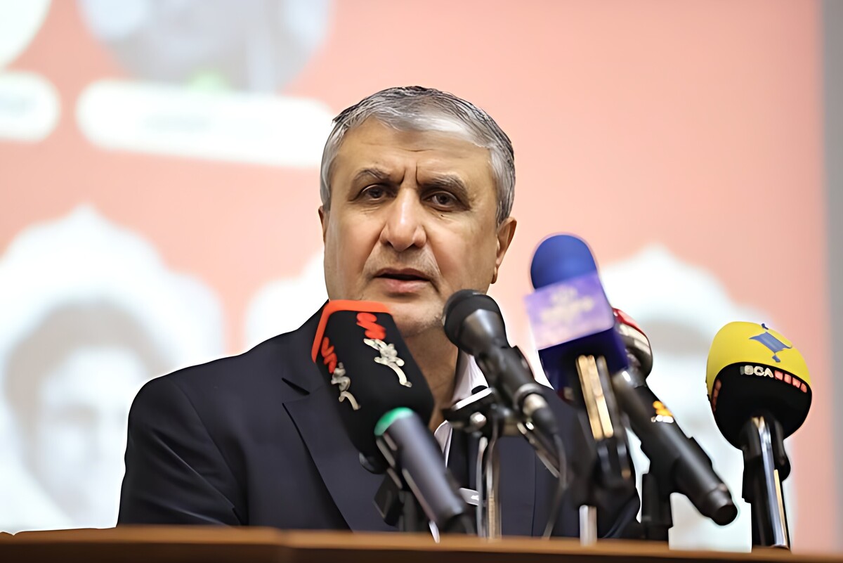 رییس سازمان انرژی اتمی‌ گفت: تحت تاثیر حمله نظامی به تاسیسات هسته‌ای کشور، ما ریزش نیرو نداشتیم و صنعت هسته‌ای الحمدالله ایمن است و  سازمان انرژی اتمی در حمله نظامی هیچ تلفاتی نداشت و همه نیروهای‌مان حفاظت شدند.