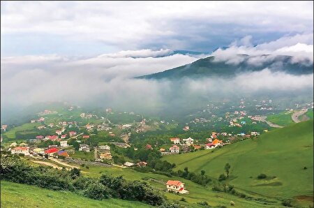 گردشگری در دریاچه هزار رنگ
