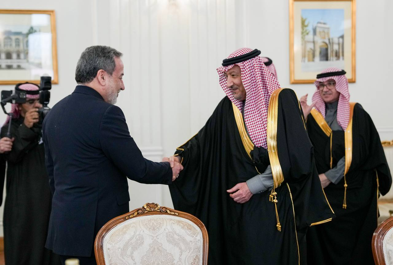 وزیرخارجه ایران بر تحکیم روابط با کشورهای همسایه از جمله عربستان تاکید کرد