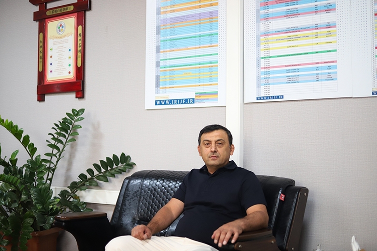 سرمربی تیم ملی جودو با تاکید بر این که ملاک دعوت ملی پوشان برای حضور در اردو‌ها را تغییر داده است گفت: در گذشته نفرات اول تا سوم به اردو دعوت می‌شدند، اما ما براساس عملکرد فنی ملی پوشان را دعوت می‌کنیم.