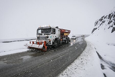 محور چالوس و تهران–شمال مسدود است | الزام همراه داشتن زنجیر چرخ