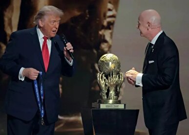 شکایت از رئیس فیفا بابت اهدای جایزه قلابی به ترامپ