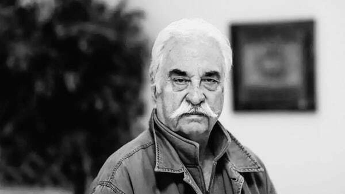 هادی مرزبان، کارگردان نام‌آشنای تئاتر ایران، دار فانی را وداع گفت. خبر درگذشت او را همسرش، فرزانه کابلی تأیید کرده است.