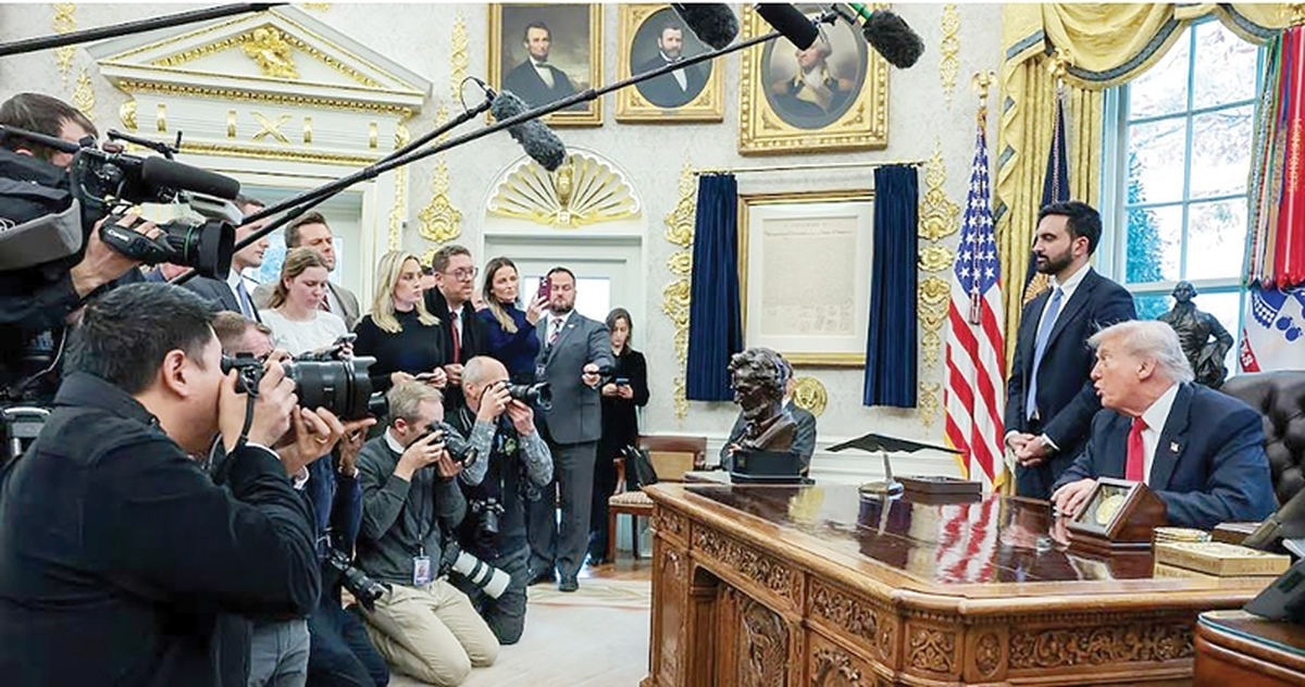 در حالی که آمریکای ترامپ همچنان با سیاست‌های تفرقه‌افکن، مداخله‌جویانه و حمایت بی‌قیدوشرط از رژیم‌های سرکوبگر خارجی شناخته می‌شود، دیدار دونالد ترامپ، رئیس‌جمهور آمریکا با زهران ممدانی، شهردار تازه‌منتخب نیویورک در دفتر بیضی‌شکل کاخ سفید، صحنه‌ای از تناقضات عمیق این دوران را به نمایش گذاشت.