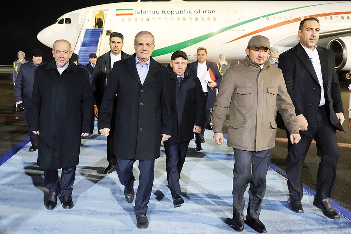 در روزهای پایانی پاییز ۱۴۰۴، دکتر مسعود پزشکیان، رئیس‌جمهور با دو‌هدف مشخص اما هم‌راستا، راهی قزاقستان و ترکمنستان شد؛ سفری که نشان‌دهنده عزم جدی دولت برای دیپلماسی فعال همسایگی و اولویت‌دهی به محور اوراسیاست. این سفر، که با همراهی هیات‌های بلندپایه تجاری و کارشناسی صورت گرفته، زمینه‌ساز جهش در تعاملات دوجانبه، به‌ویژه در حوزه‌های اقتصادی و صنعتی خواهد بود.