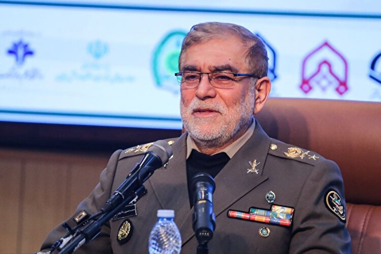 فضای مجازی بستر جنگ شناختی است