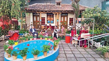 سنت‌های گلستانی روی آنتن