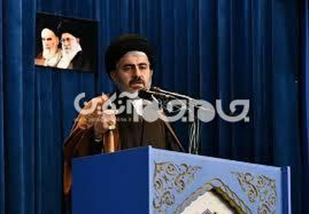 امام جمعه ارومیه در خطبه‌های نماز جمعه با اشاره به بیانات اخیر رهبر معظم انقلاب، بر ضرورت تقویت نقش هیئت‌های مذهبی و مداحان در صیانت از ارزش‌های دینی و مقابله با جنگ ترکیبی دشمن تأکید کرد.