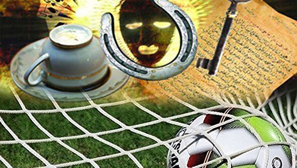 تکل جادوگران روی پای فوتبال