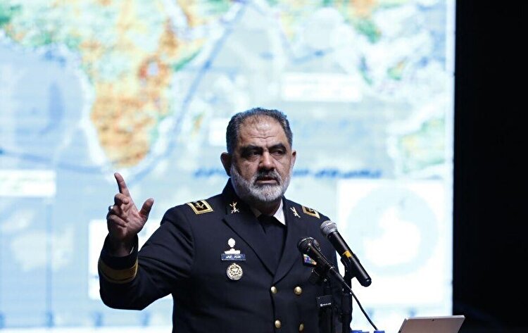 دریادار ایرانی: دشمن باید هر لحظه منتظر غافلگیری جدید باشد