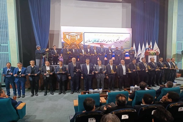 تجلیل از خادمان سفرهای ریلی در دومین گردهمایی مأموران قطارهای مسافری