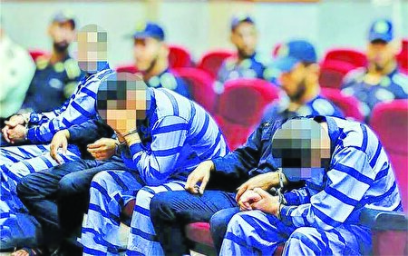 قتل مرد معتاد، پای درخت آرامش