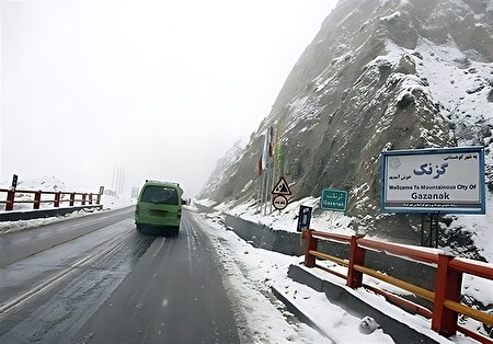 برف و باران در جاده‌های ۳ استان ایران | اعلام محور‌های مسدود