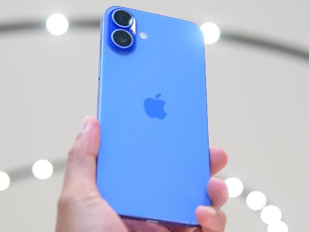 بررسی آیفون ۱۷ ساده: آیا ارزش خرید قسطی را دارد؟ بررسی آیفون ۱۷ ساده: آیا ارزش خرید قسطی را دارد؟