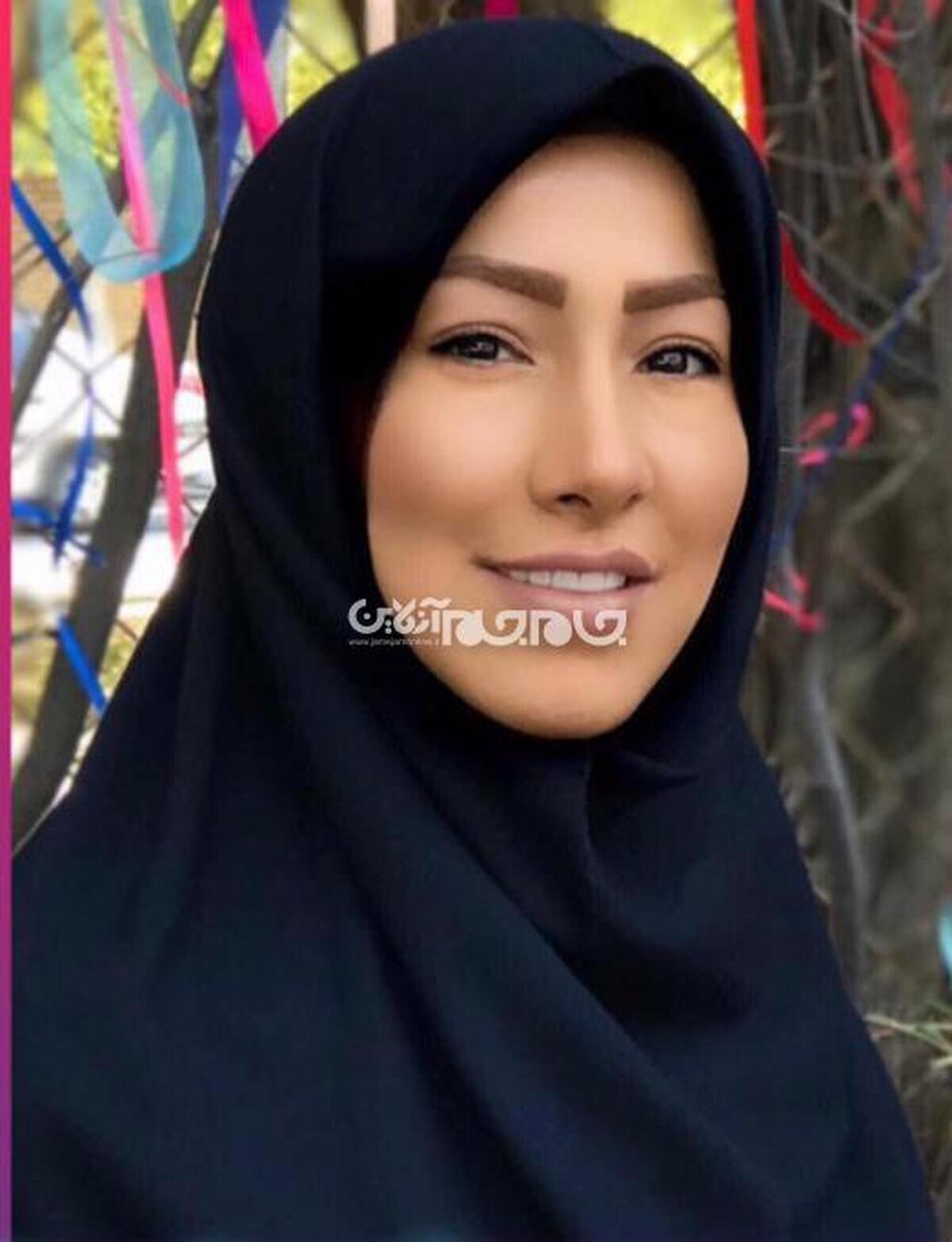 افراد مبتلا به اوتیسم ممکن است علائم متفاوتی از خود نشان دهند مثل فریاد زدن، پرتاب اشیاء….طیف اوتیسم را می توان به سه دسته تقسیم کرد.
اختلالات ارتباطی: دشواری در برقراری ارتباط کلامی و غیرکلامی، استفاده نادرست از زبان و مشکل در درک پیام‌های اجتماعی.