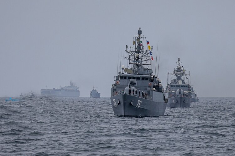 نیروی دریایی ارتش دریا را از صحنه تهدید به میدان اقتدار بدل ساخته است