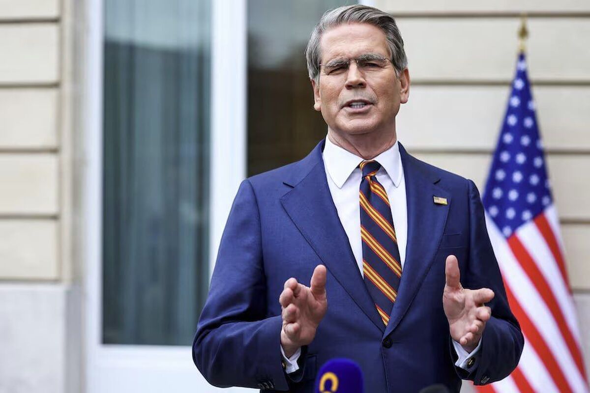 وزیر دارایی آمریکا پس از تجاوز این کشور به ایران که منجر به اختلالات حمل و نقل دریایی و افزایش بهای انرژی در جهان شد، اعلام کرد که واشنگتن تحریم ۱۴۰ میلیون بشکه نفت تهران را لغو کرده است.