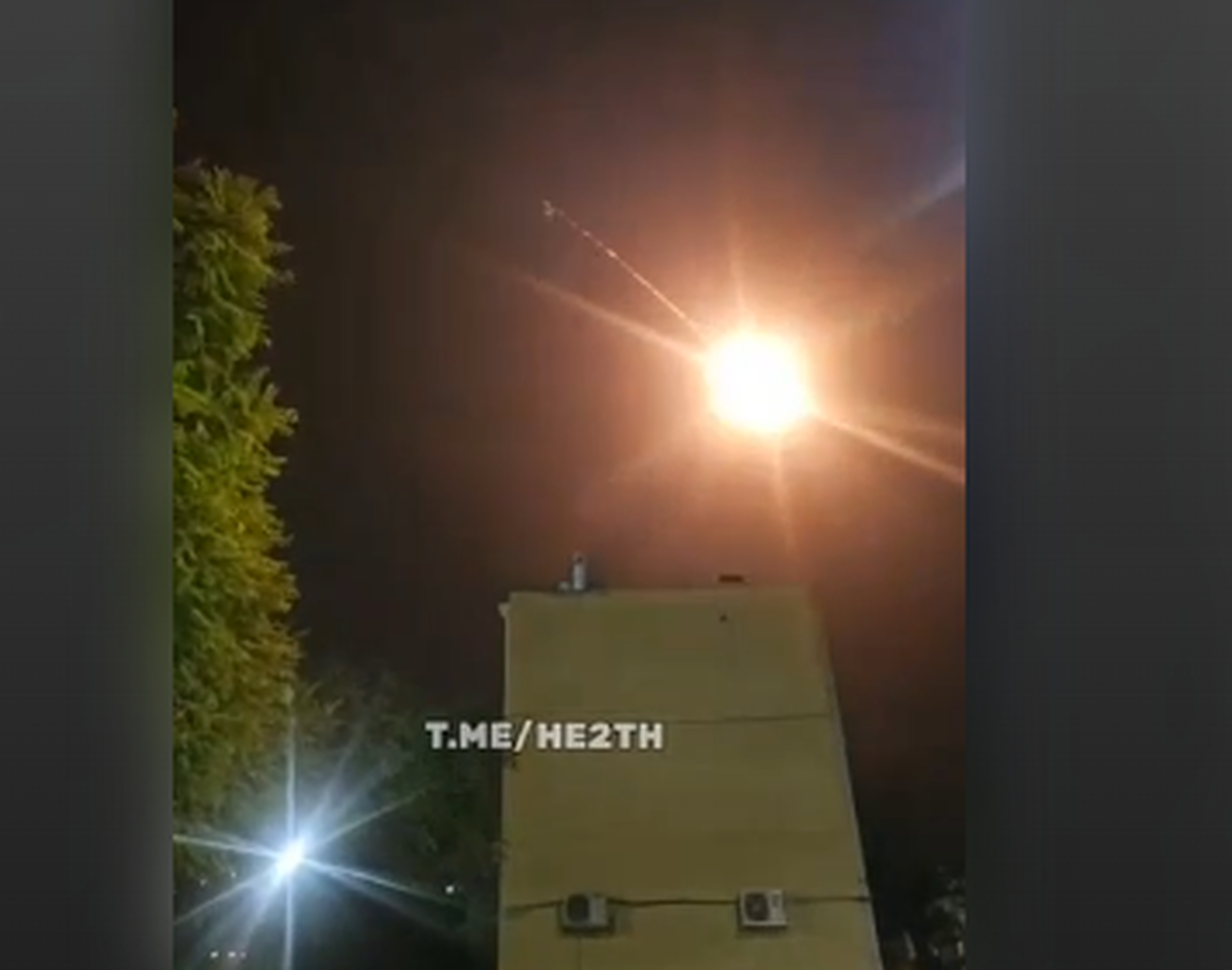 لحظهٔ اصابت موشک ایران در جنوب فلسطین اشغالی.